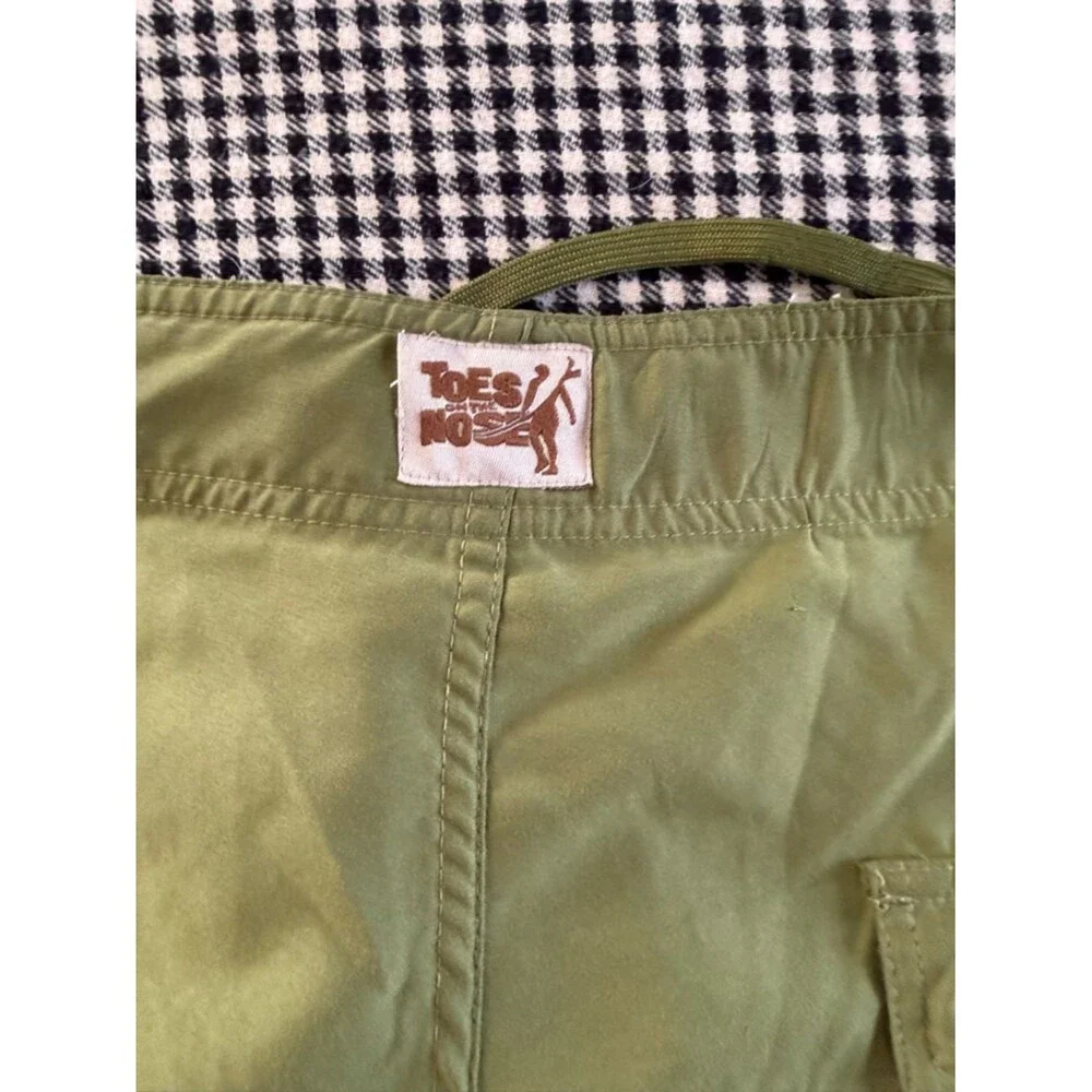 Vintage Y2K “Toes on The Nose” Olive Green Swim Trunks with White Tiki Sides